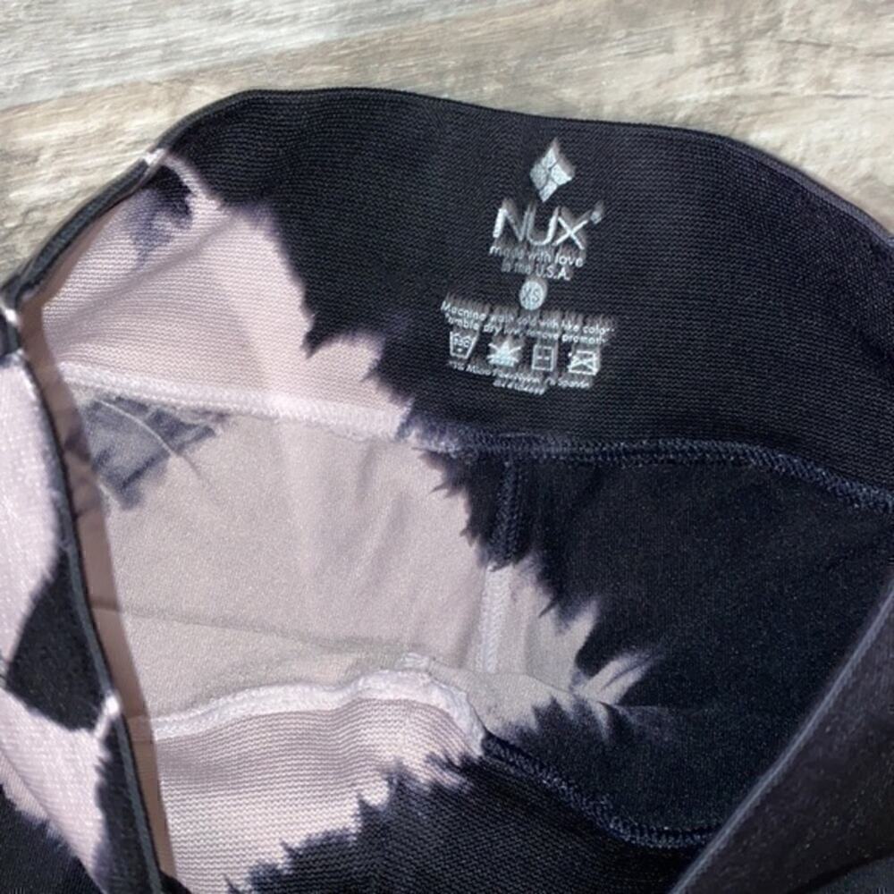 NUX MADE WITH LIVE CROPPED LEGGINGS size xsmall like brand new - Picture 4 of 6